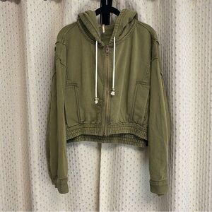 Free people green cropped zip
Up Hoodie